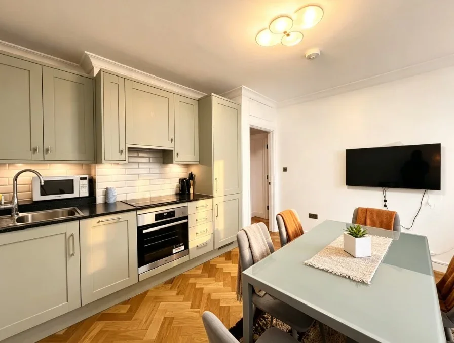 Flat Page Street in City of Westminster