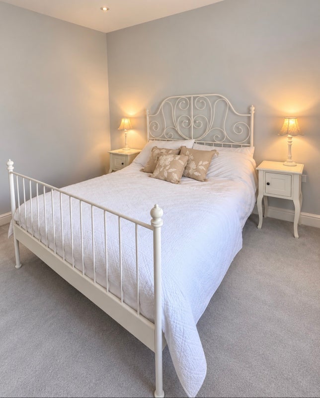 Room Bagleys Lane in Greater London