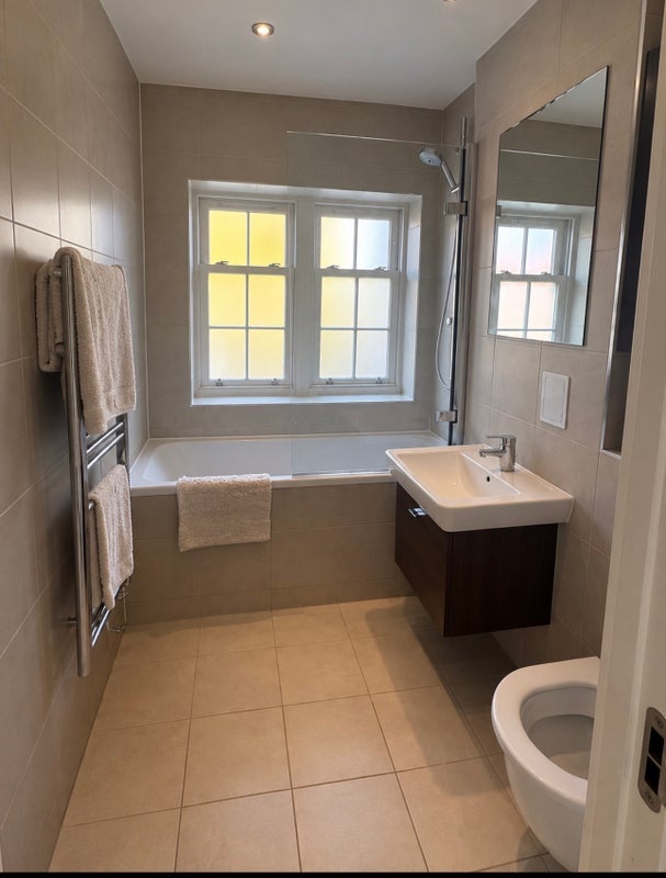 Room Bagleys Lane in Greater London