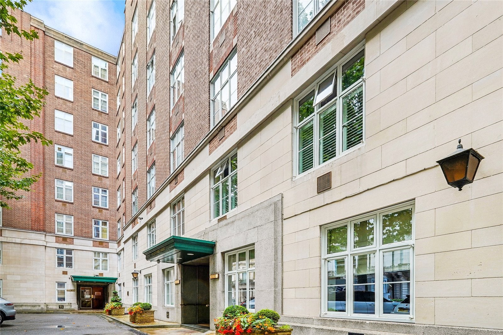 Flat Chesterfield Gardens in City of Westminster