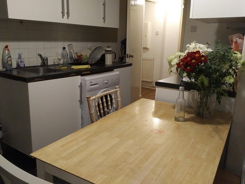 Room Broomgrove Road in Greater London