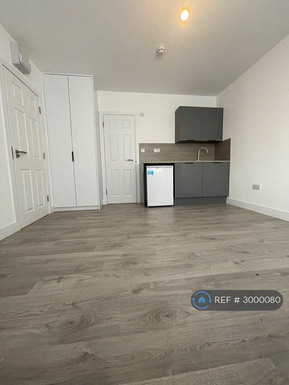 Flat New Park Avenue in Greater London