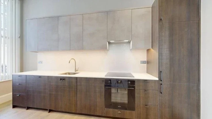 Flat Courtfield Gardens in Greater London