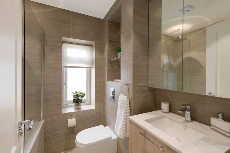 Flat Courtfield Gardens in Greater London