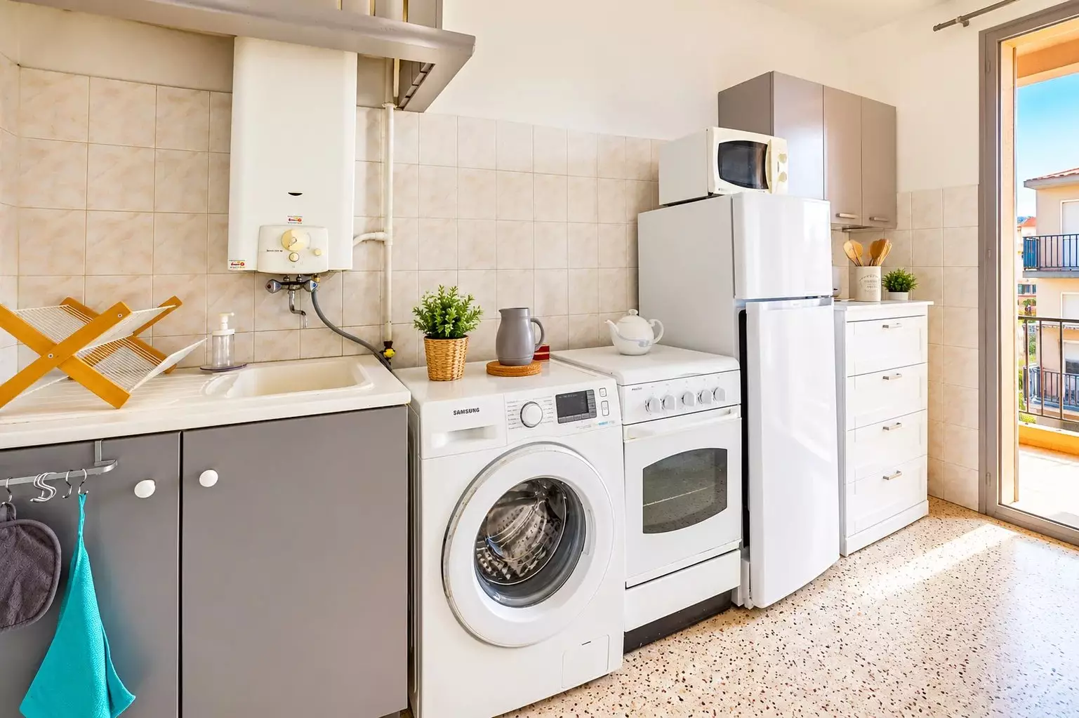 Flat Avenue Lorenzi in Nice