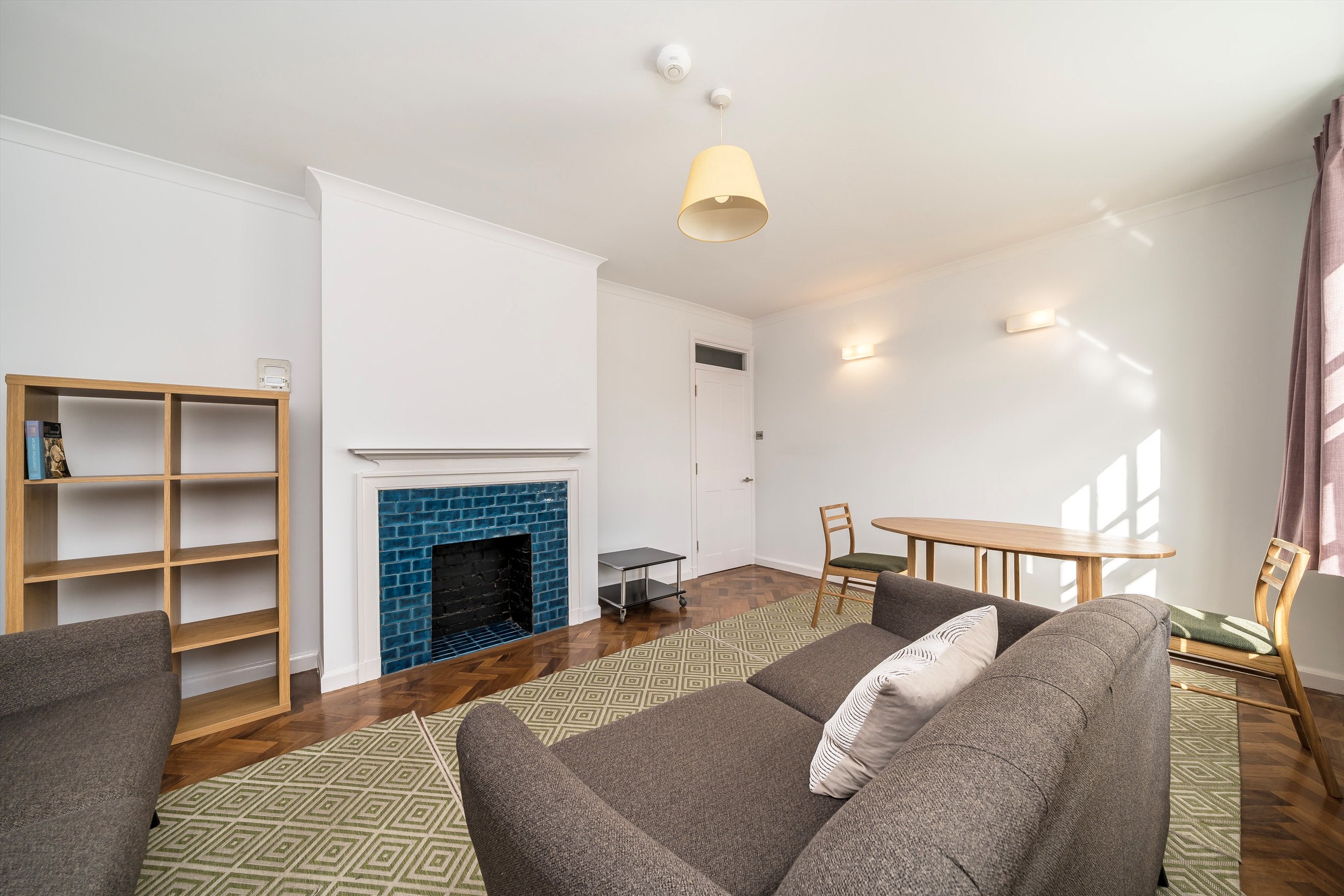 Flat Kennington Lane in Greater London