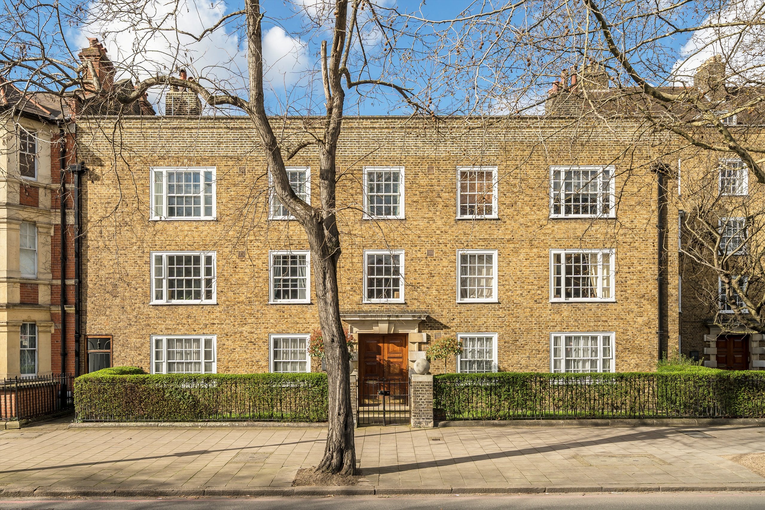 Flat Kennington Lane in Greater London