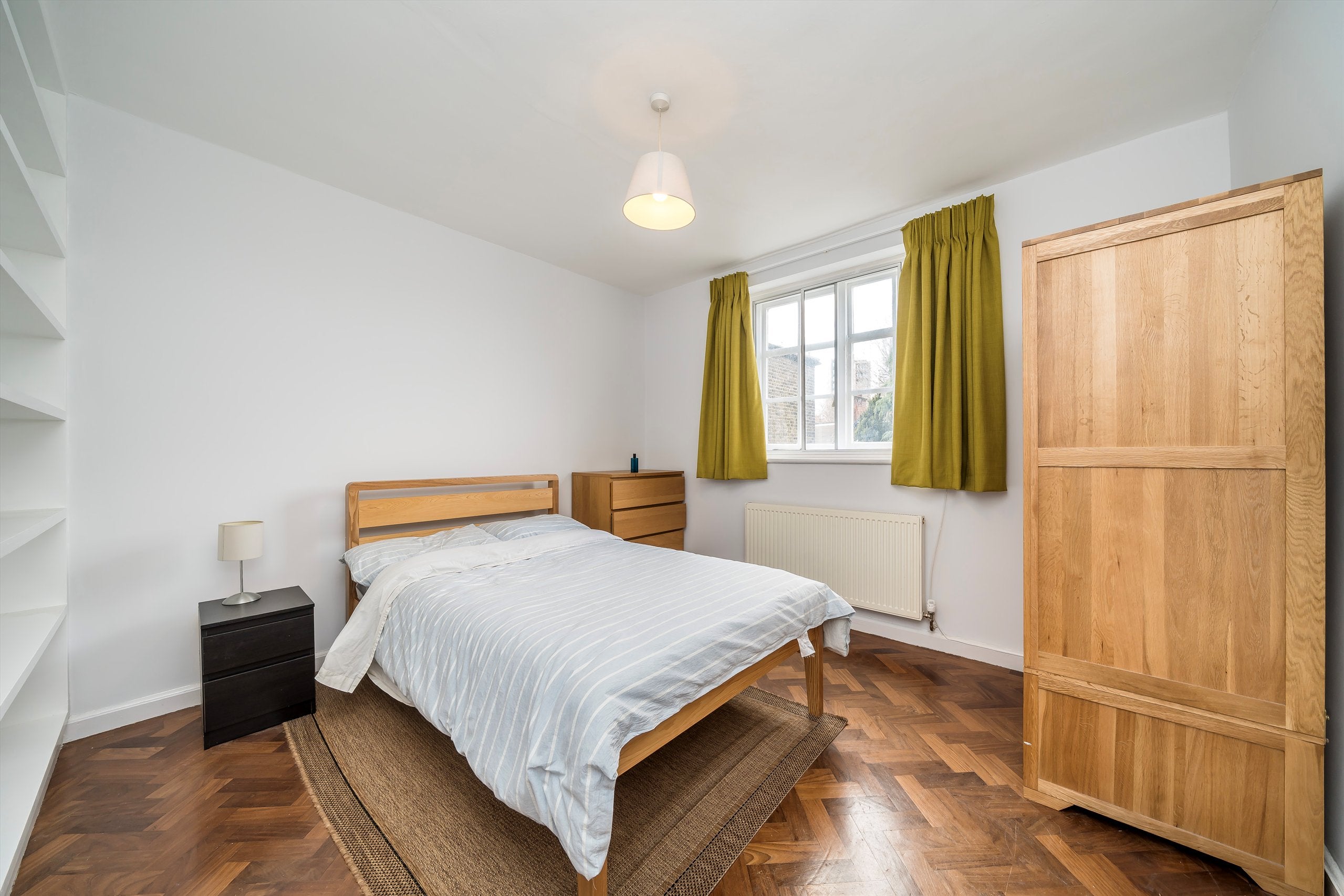 Flat Kennington Lane in Greater London