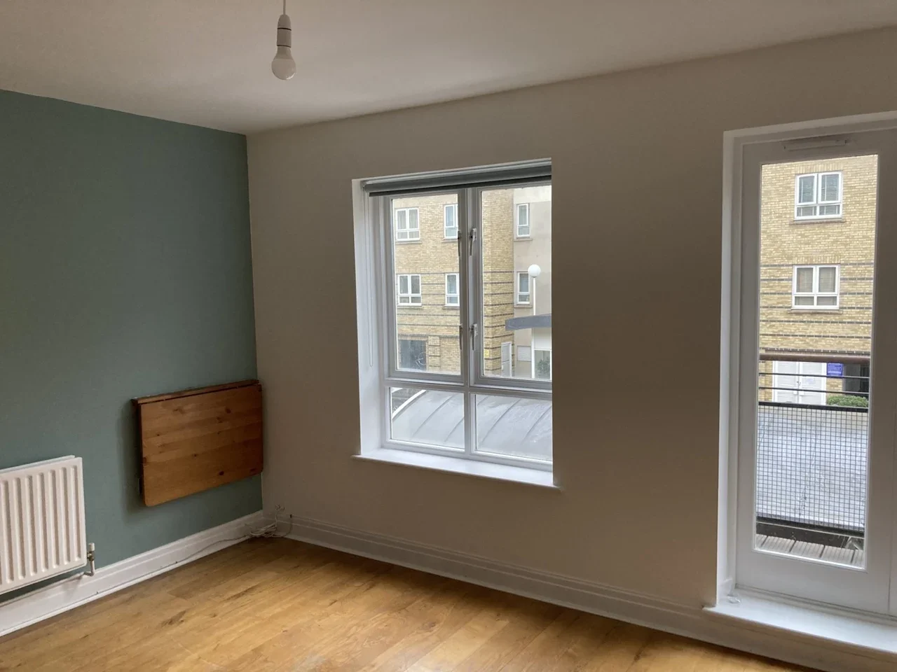 Room St. Davids Square in Greater London