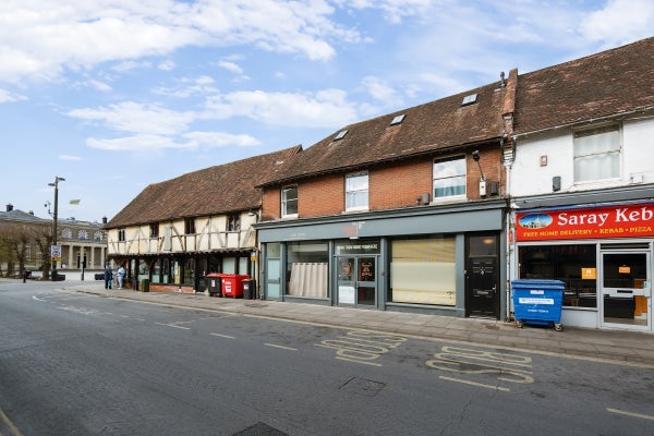 Flat Endless Street in Salisbury