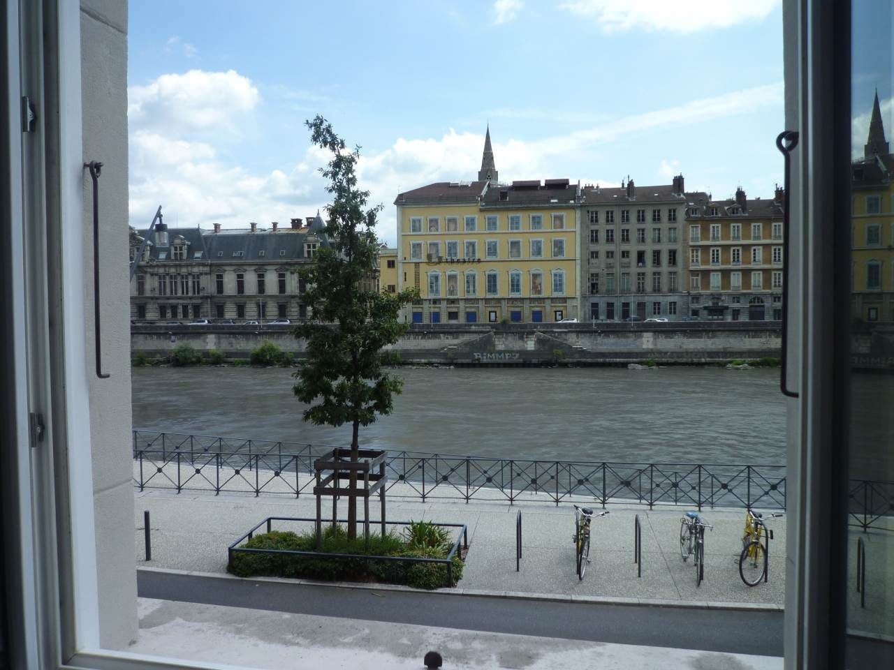 Flat Quai Perrière in Grenoble