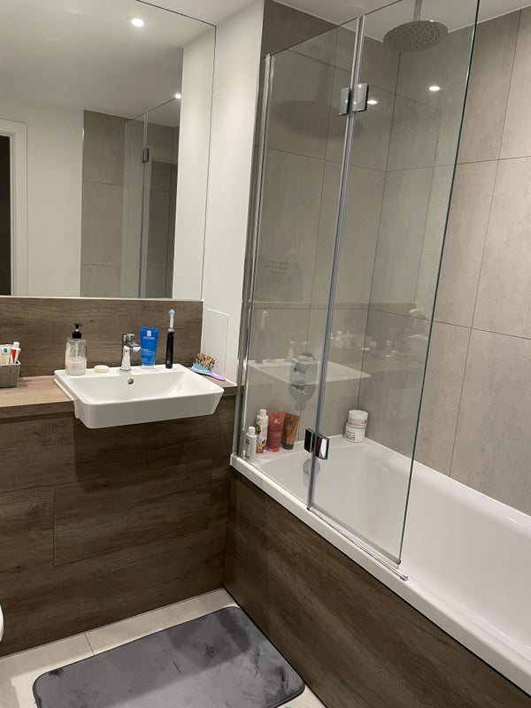 Room Gough Street in Greater London