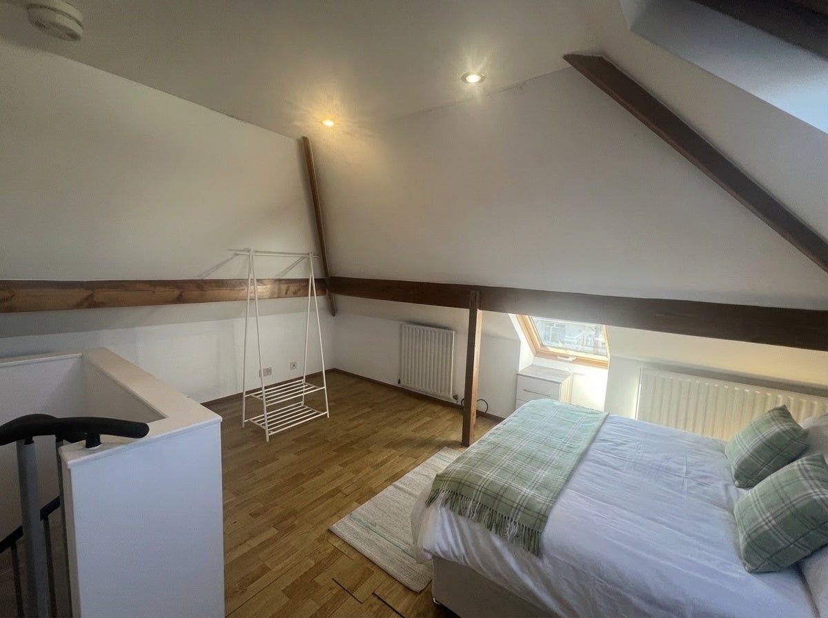Room Fletcher Road in Nottingham