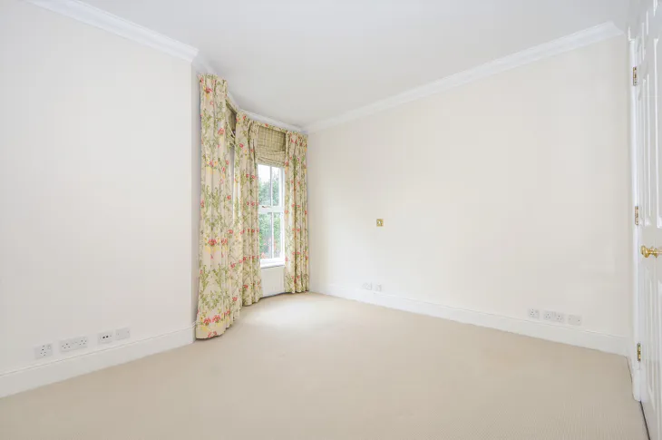 Flat Sandhills Lane in Borough of Runnymede