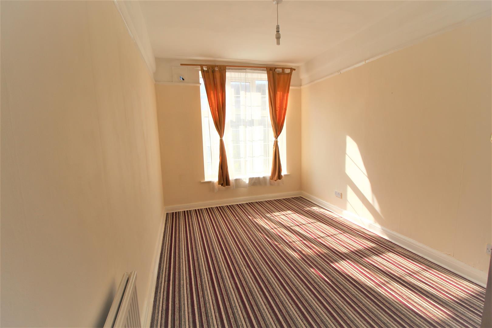 Flat Wellington Road in Greater London