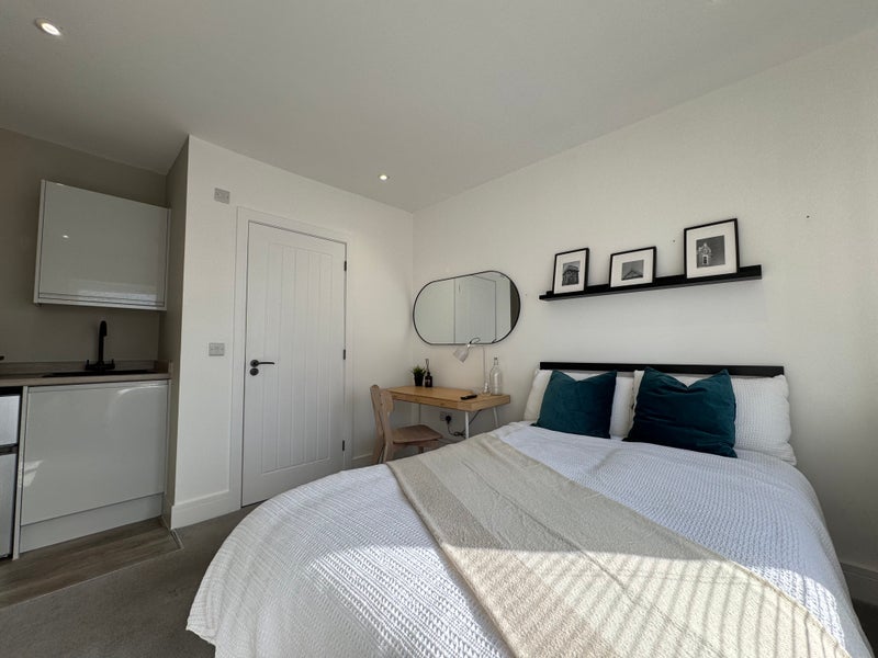 Room Khyber Road in Poole