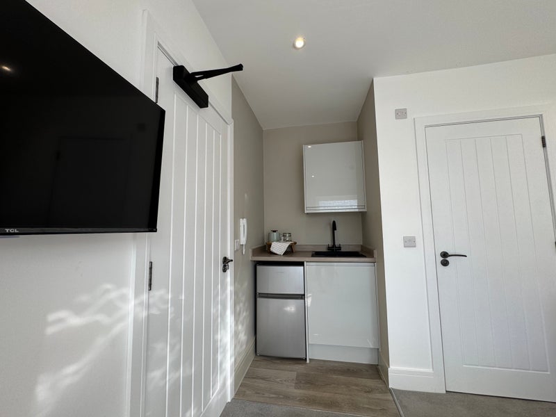 Room Khyber Road in Poole