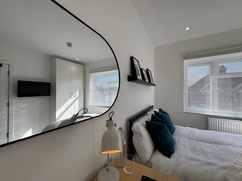Room Khyber Road in Poole