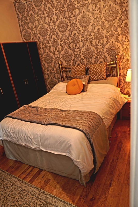 Room Hawkeshead Road in Manchester