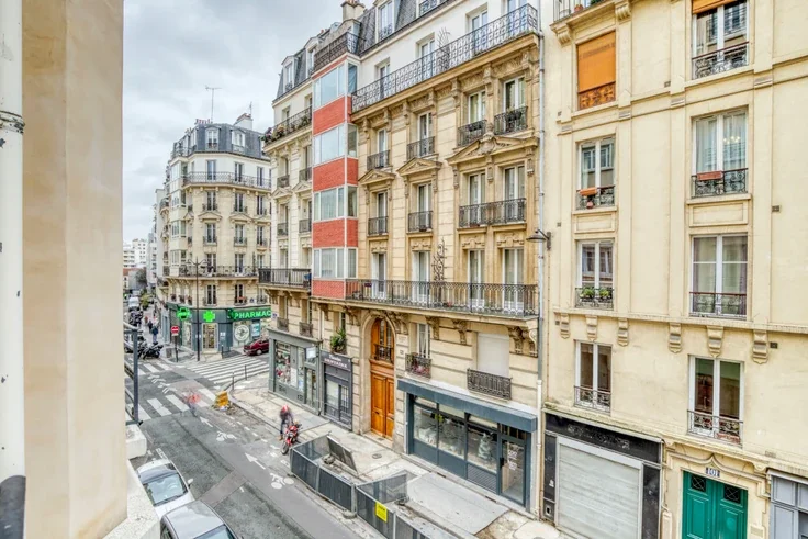 Appartement Rue du Mont Cenis à Paris