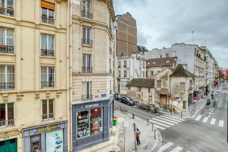 Appartement Rue du Mont Cenis à Paris