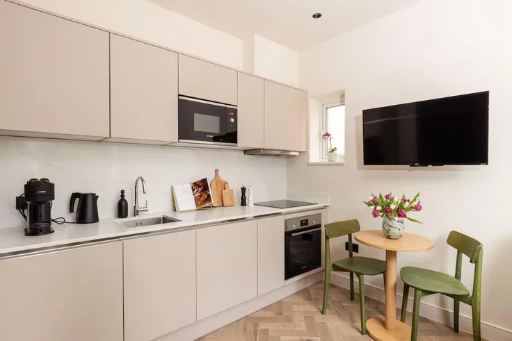Flat Lymington Road in Greater London