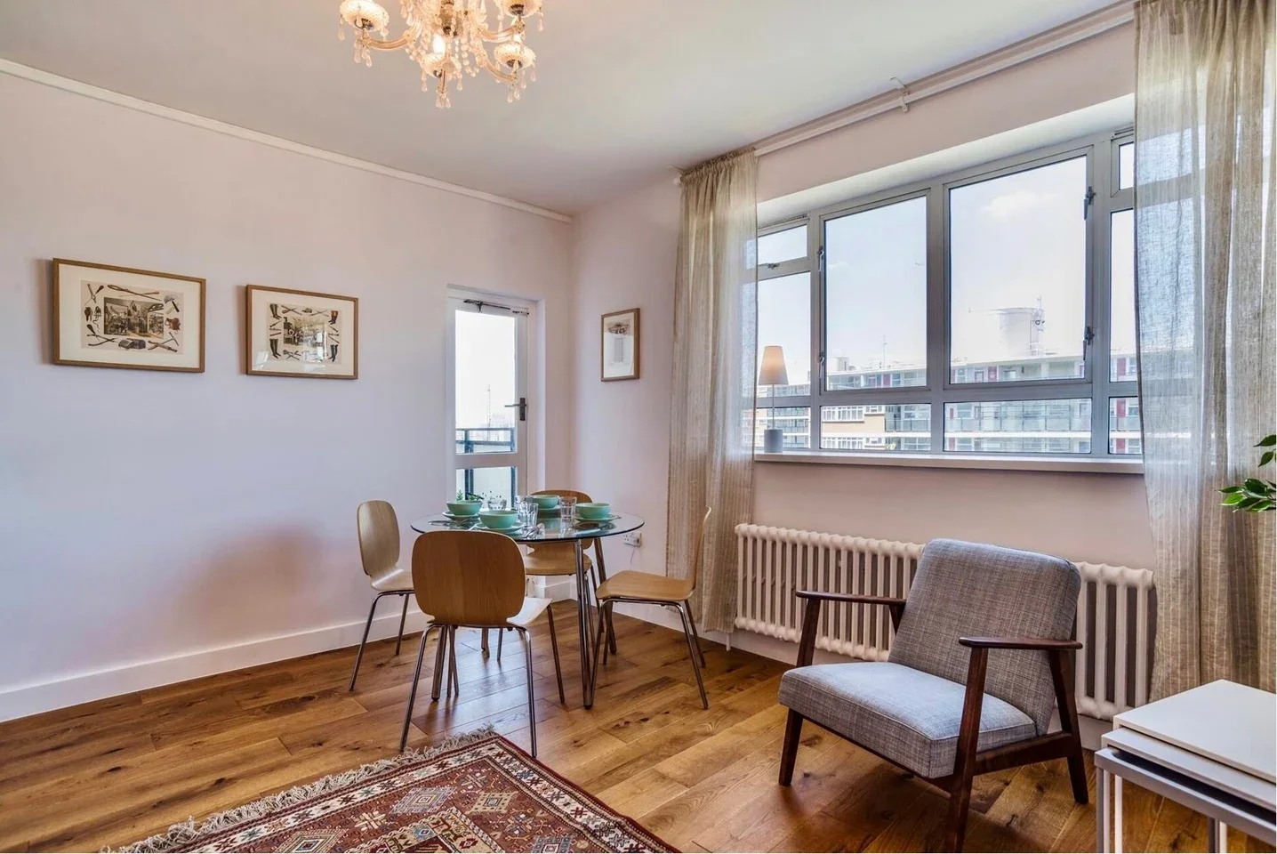 Flat Churchill Gardens Road in City of Westminster