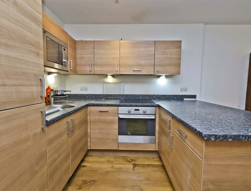 Flat Park Lodge Avenue in Greater London