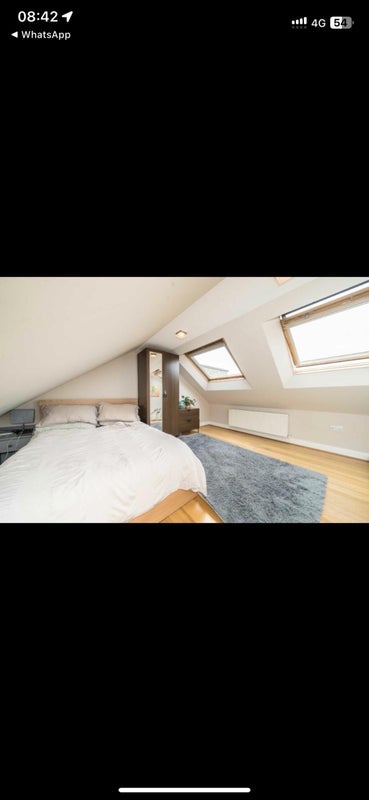Room Latchmere Road in Greater London