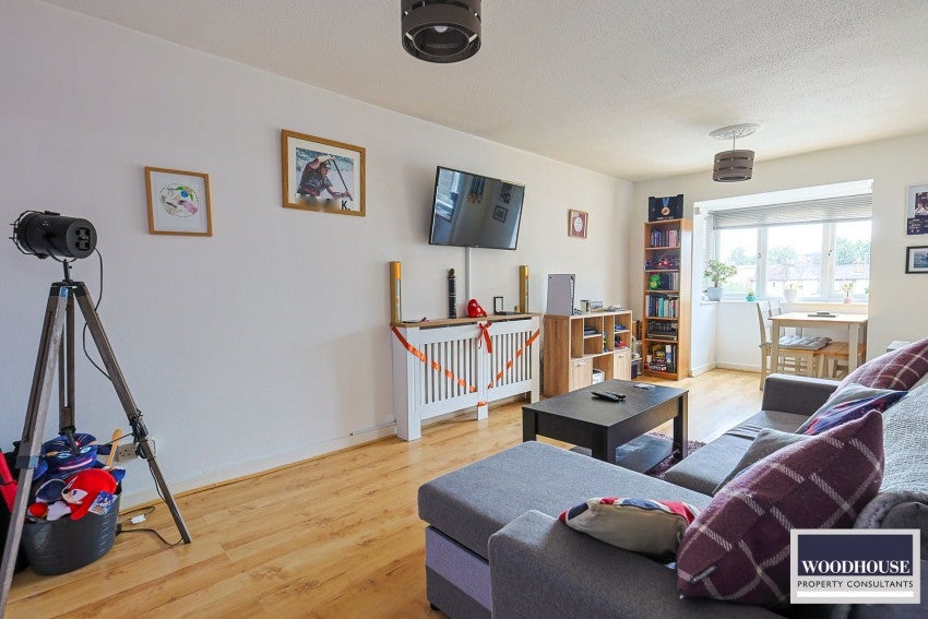 Flat Claire Court in Cheshunt