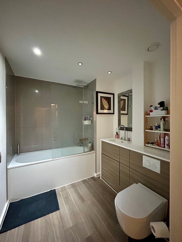 Room Loxford Gardens in Greater London