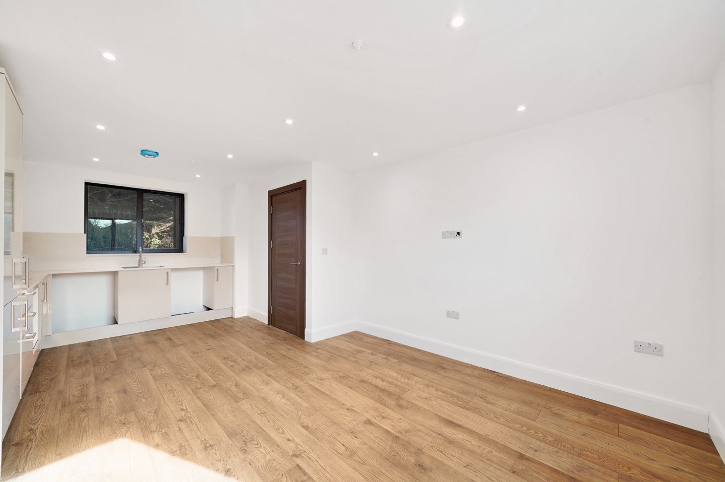 Flat Bushey Grove Road in Hertsmere