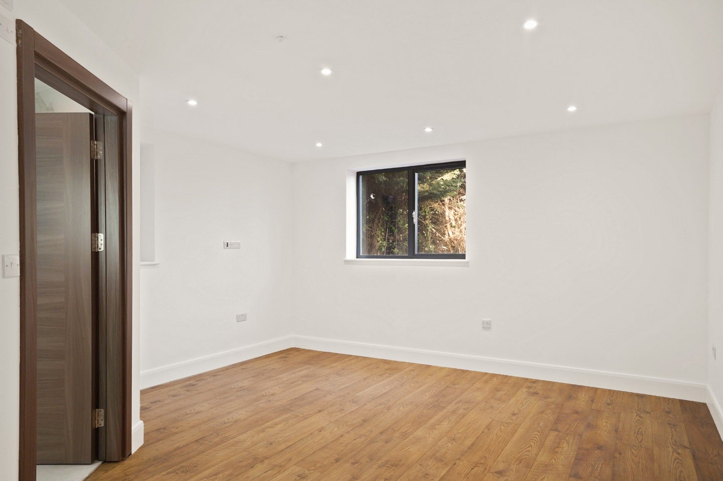 Flat Bushey Grove Road in Hertsmere
