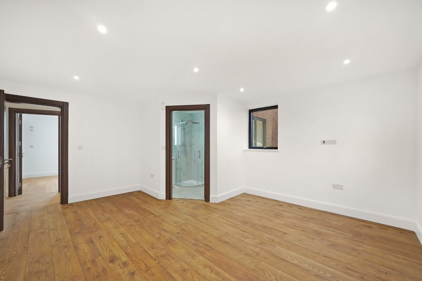 Flat Bushey Grove Road in Hertsmere