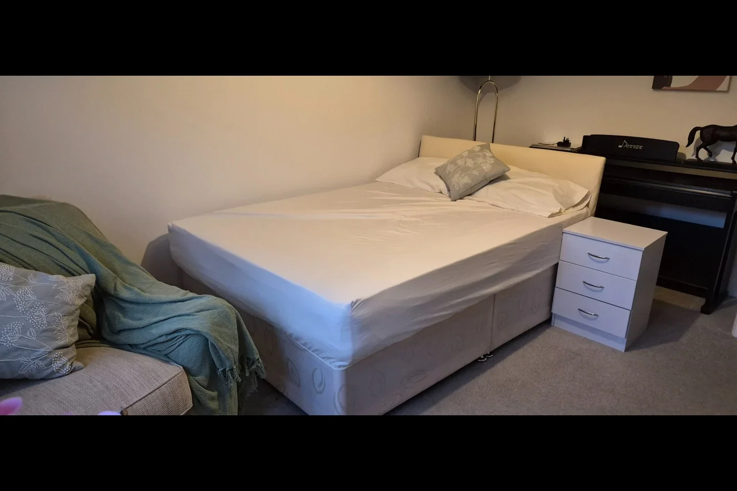 Room Kelly Road in High Wycombe