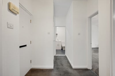 Flat Church Terrace in Greater London