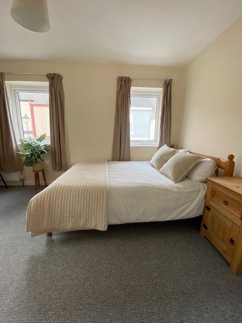 Flat Shaftesbury Cottages in Plymouth