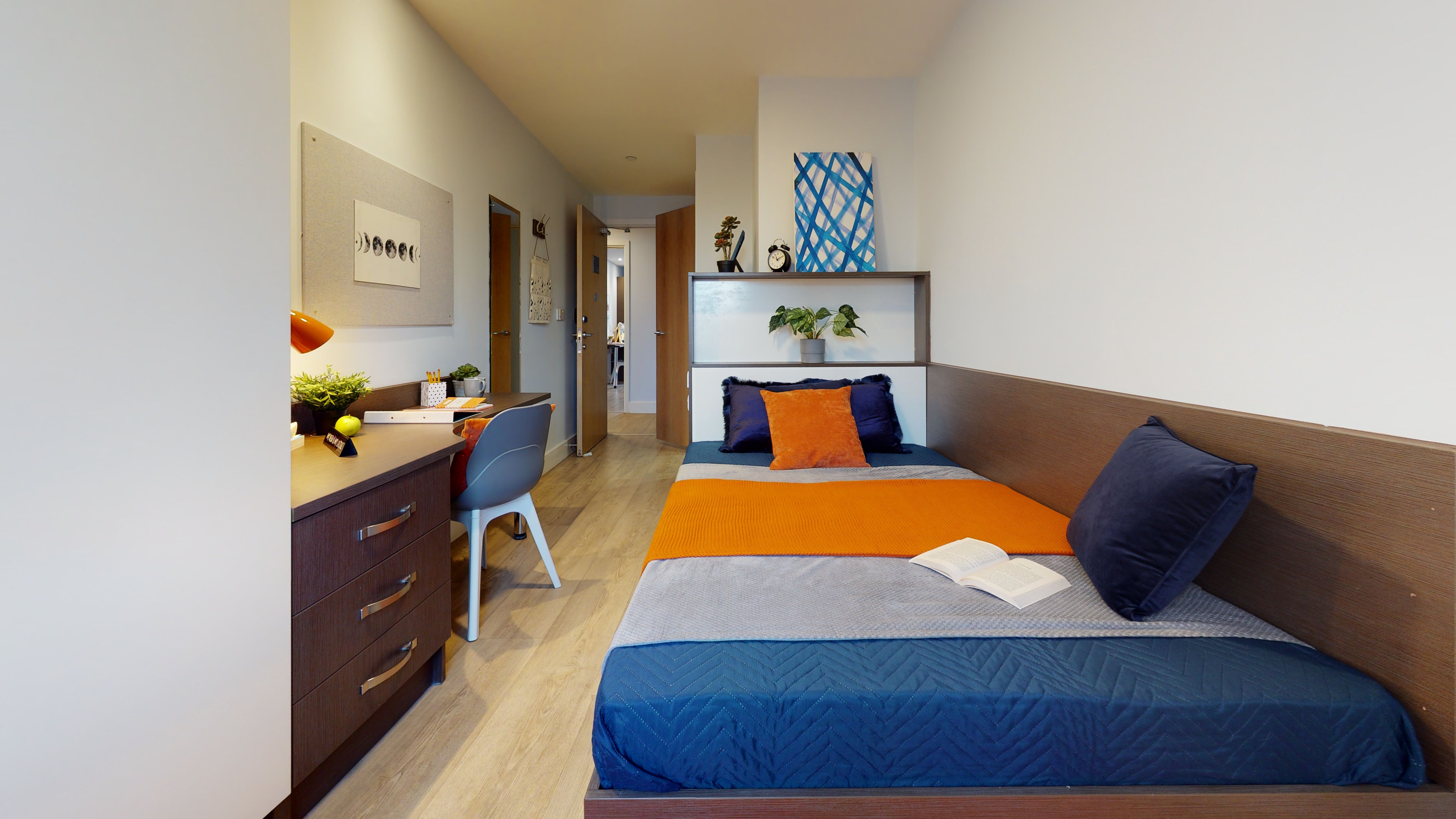 Room Moland Street in Birmingham