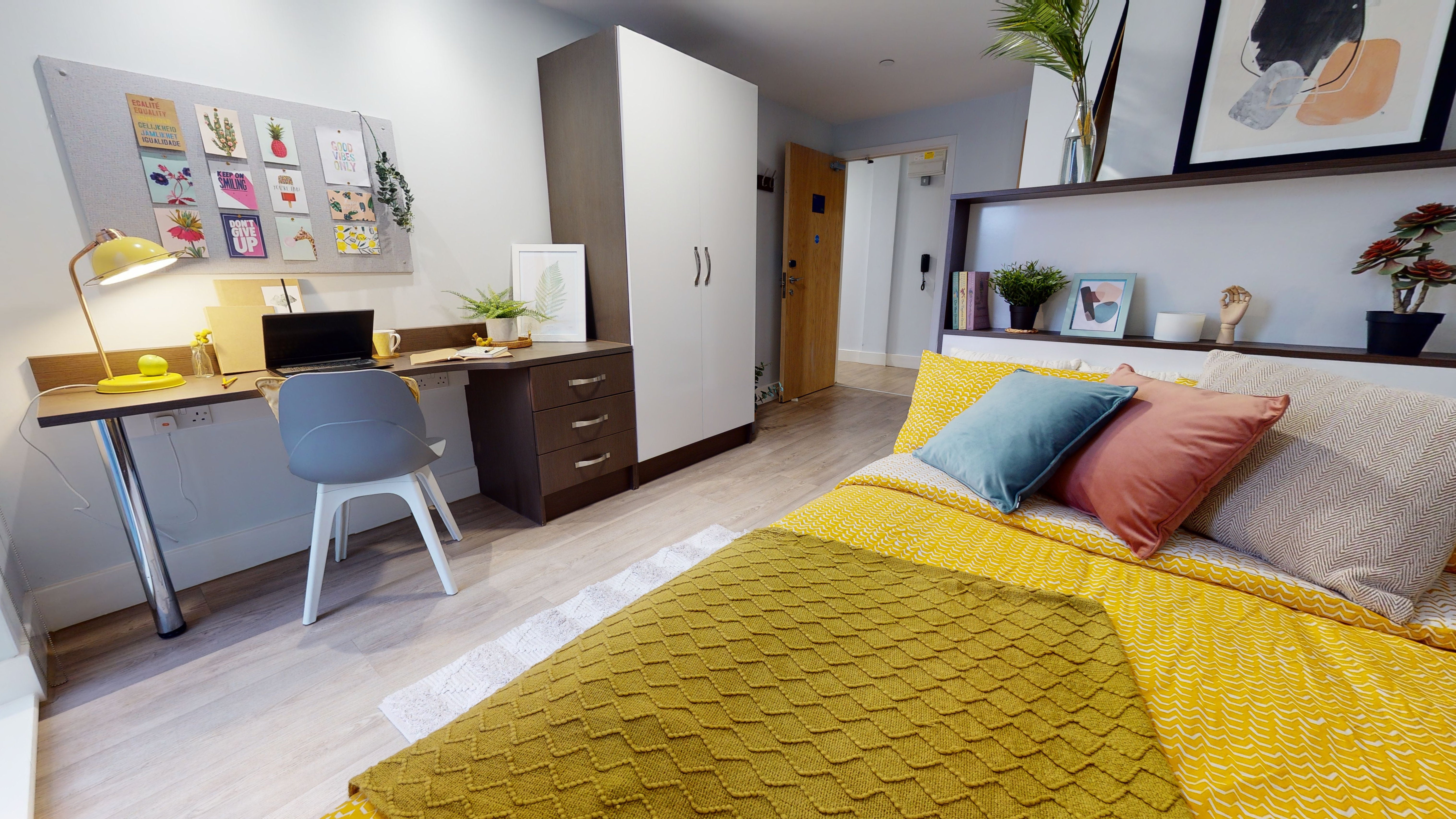 Room Moland Street in Birmingham