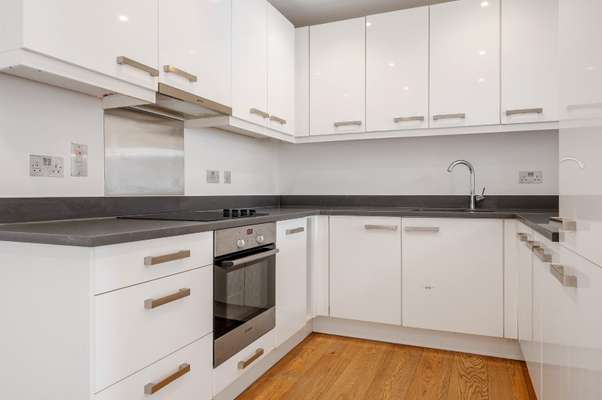 Flat Mint Street in Greater London