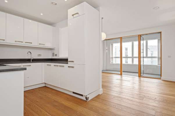 Flat Mint Street in Greater London
