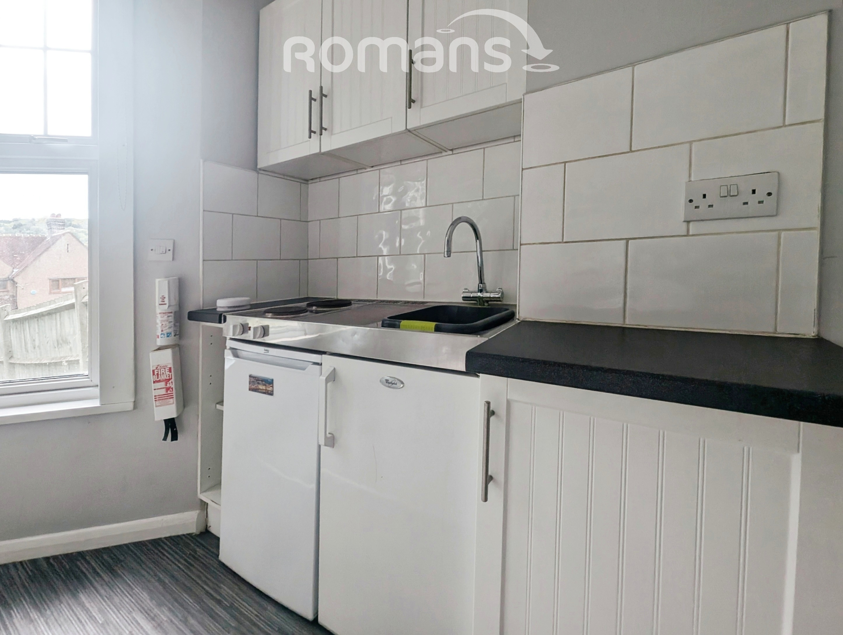 Room London Road in High Wycombe