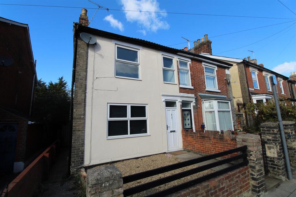 House Dillwyn Street West in Ipswich