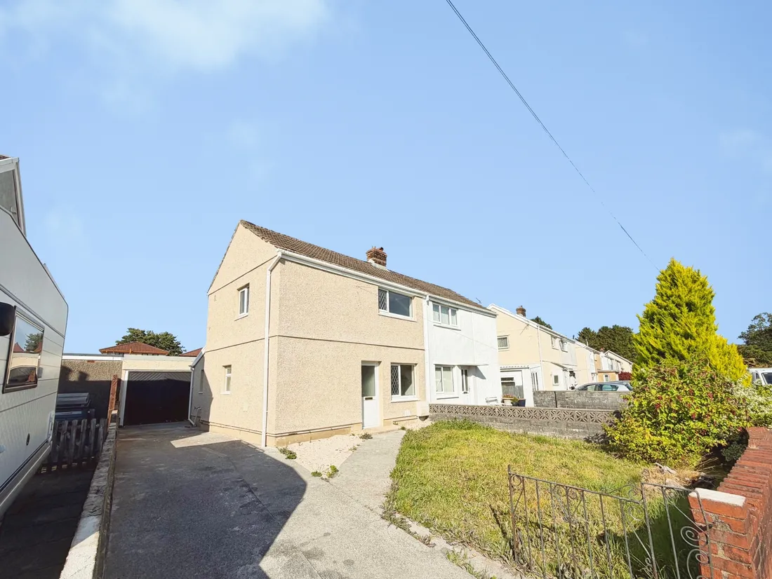 House Myddynfych in Ammanford