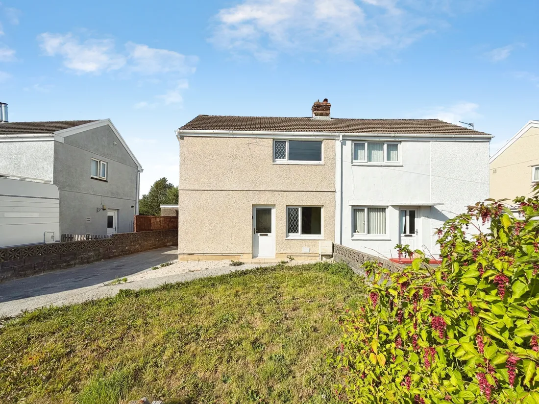 House Myddynfych in Ammanford