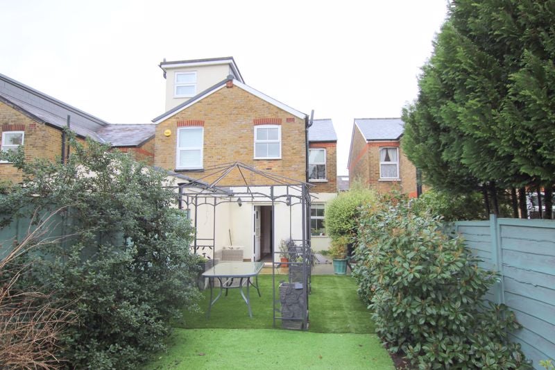 House Upper Court Road in Epsom and Ewell