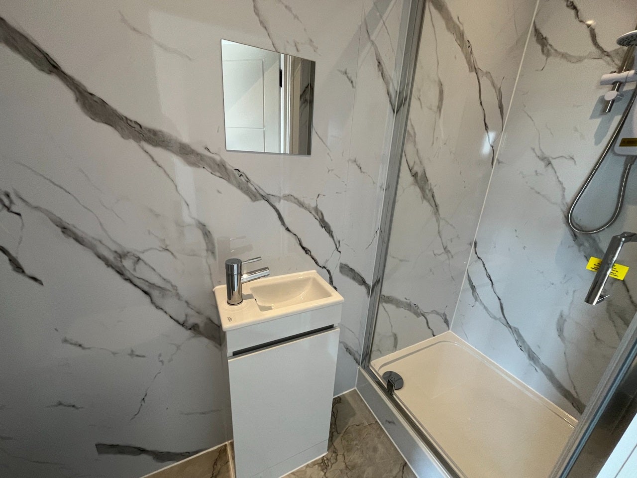 Flat Trefil Walk in Greater London