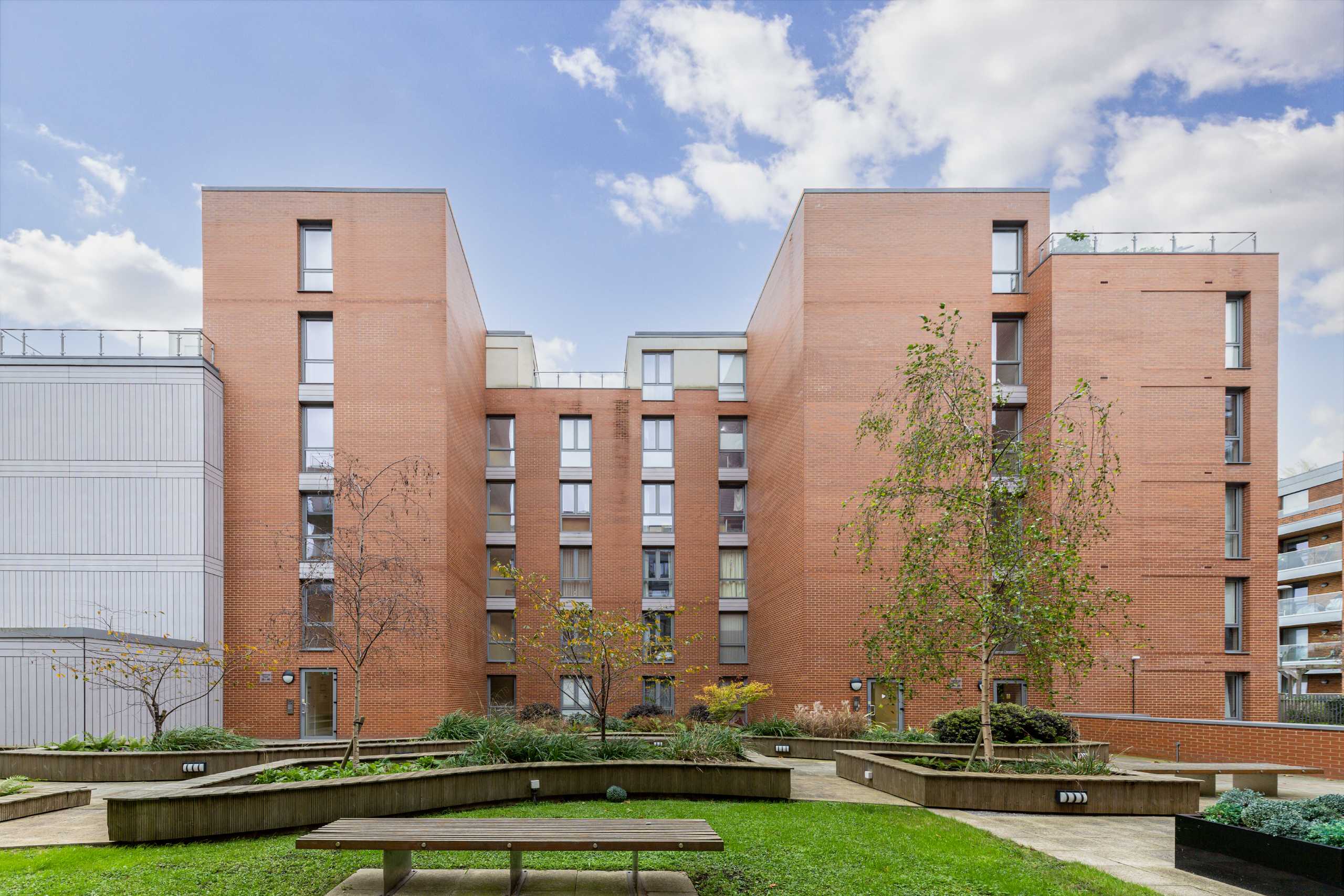 Flat Smith Hill in Greater London
