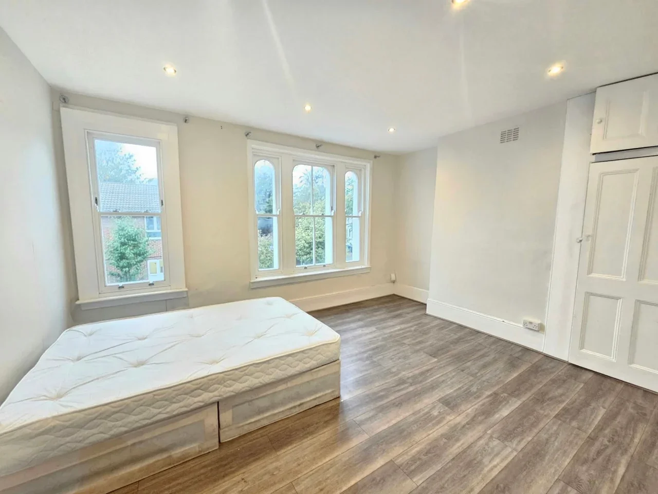Flat Antill Road in Greater London