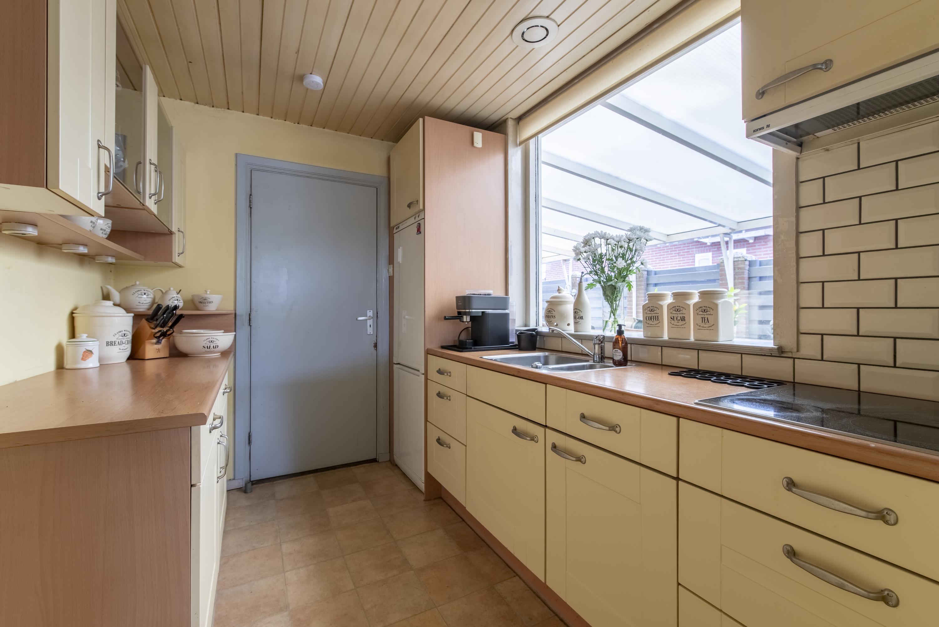 Twee-onder-één-kap te koop: Middellaan 33, Veenendaal